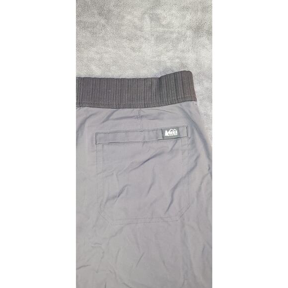 REI Co-op Boys Sz L 14-16 Athletic Active Shorts 3 Pockets Gray Activewear C30 - Picture 9 of 10